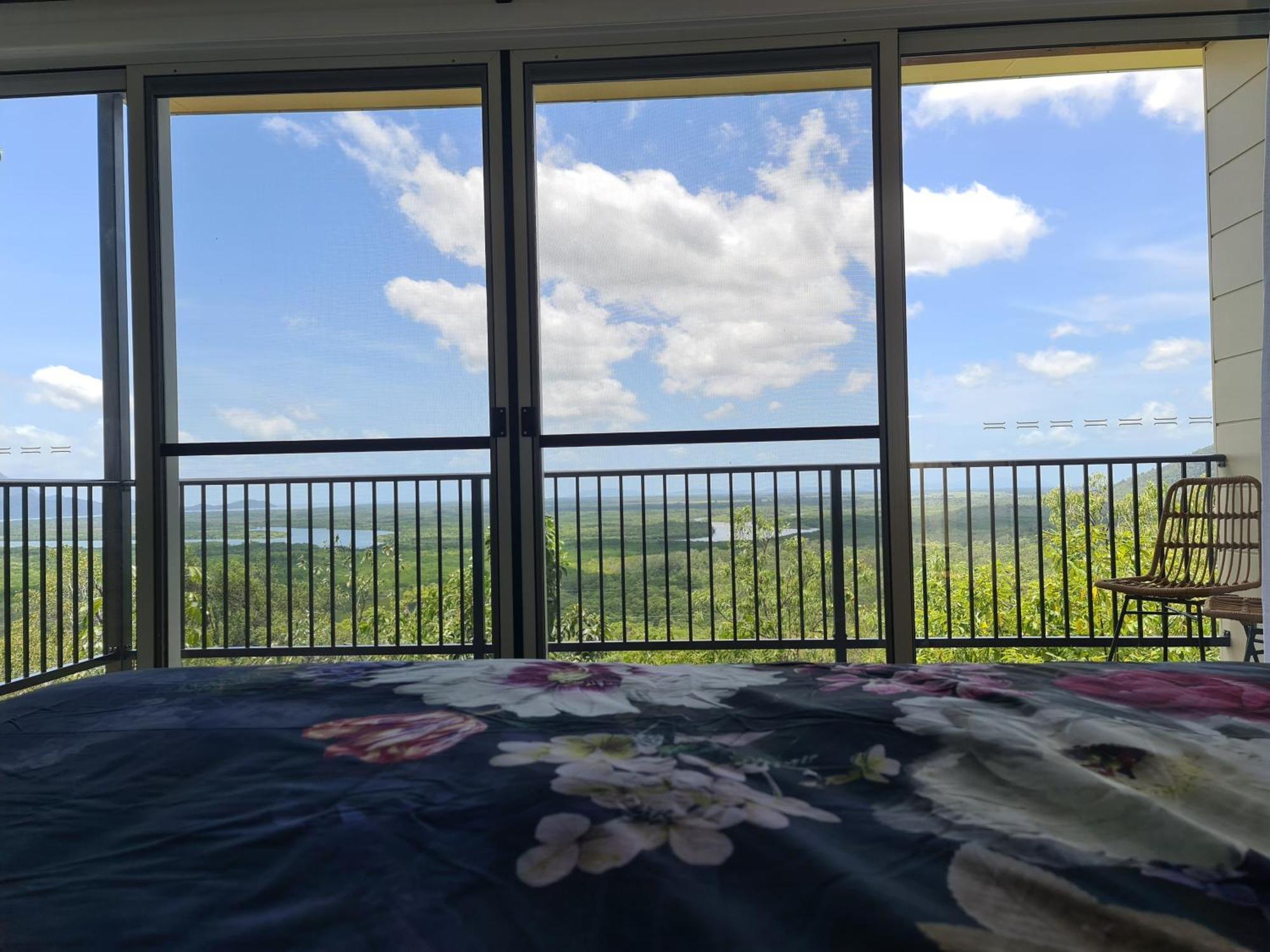 Vista Hinchinbrook Aparthotel Cardwell Kültér fotó