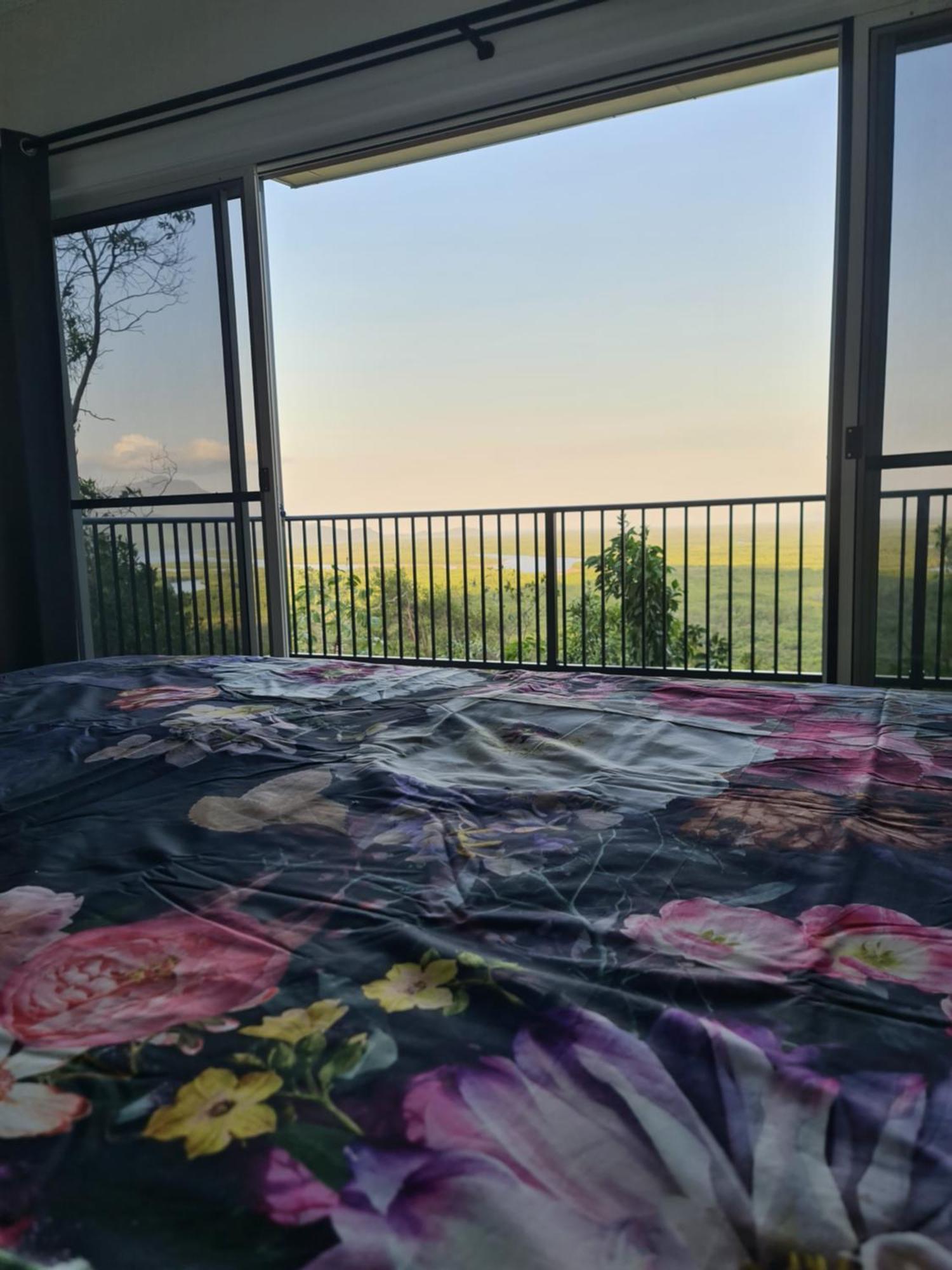 Vista Hinchinbrook Aparthotel Cardwell Kültér fotó