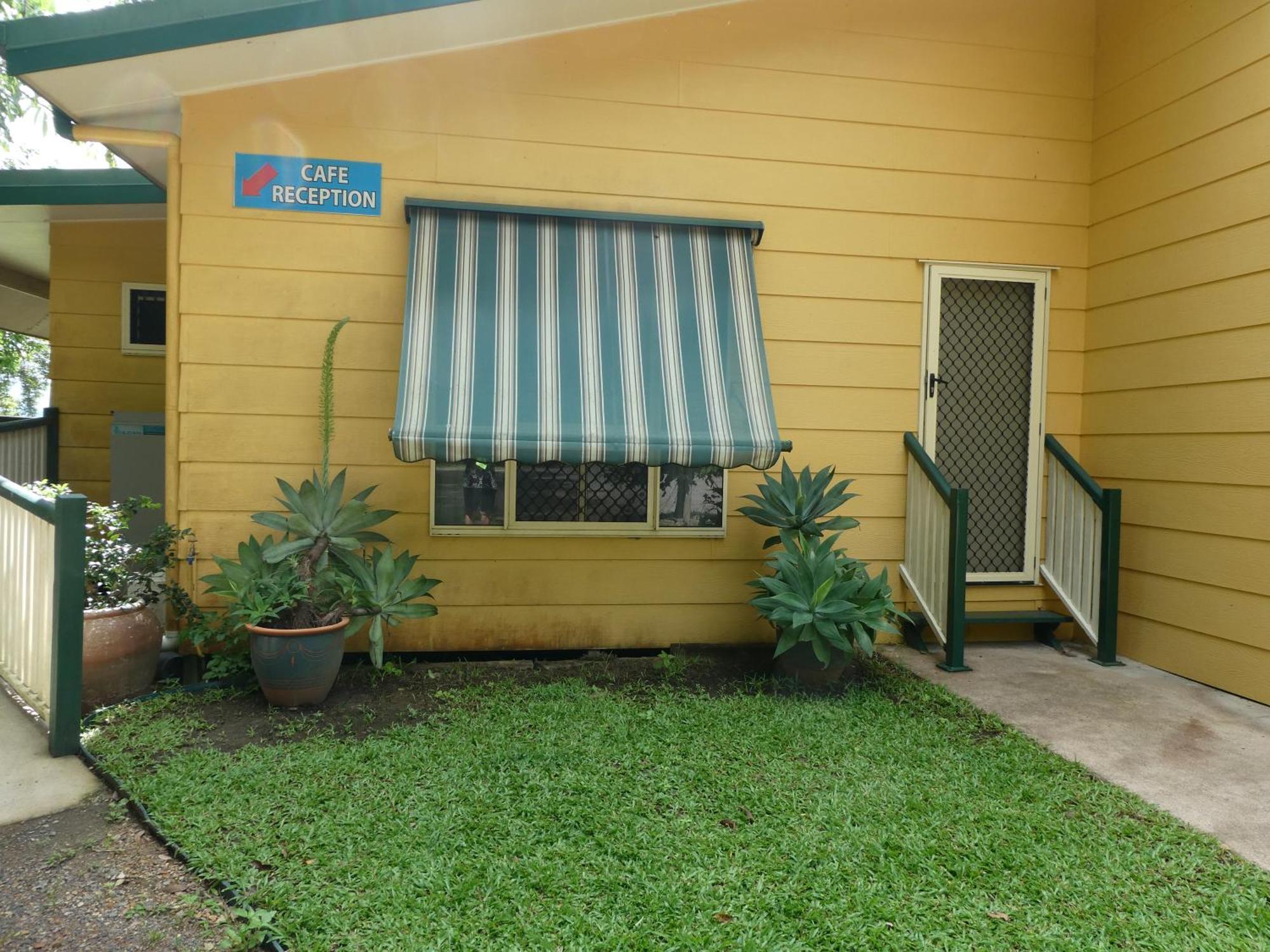 Vista Hinchinbrook Aparthotel Cardwell Kültér fotó